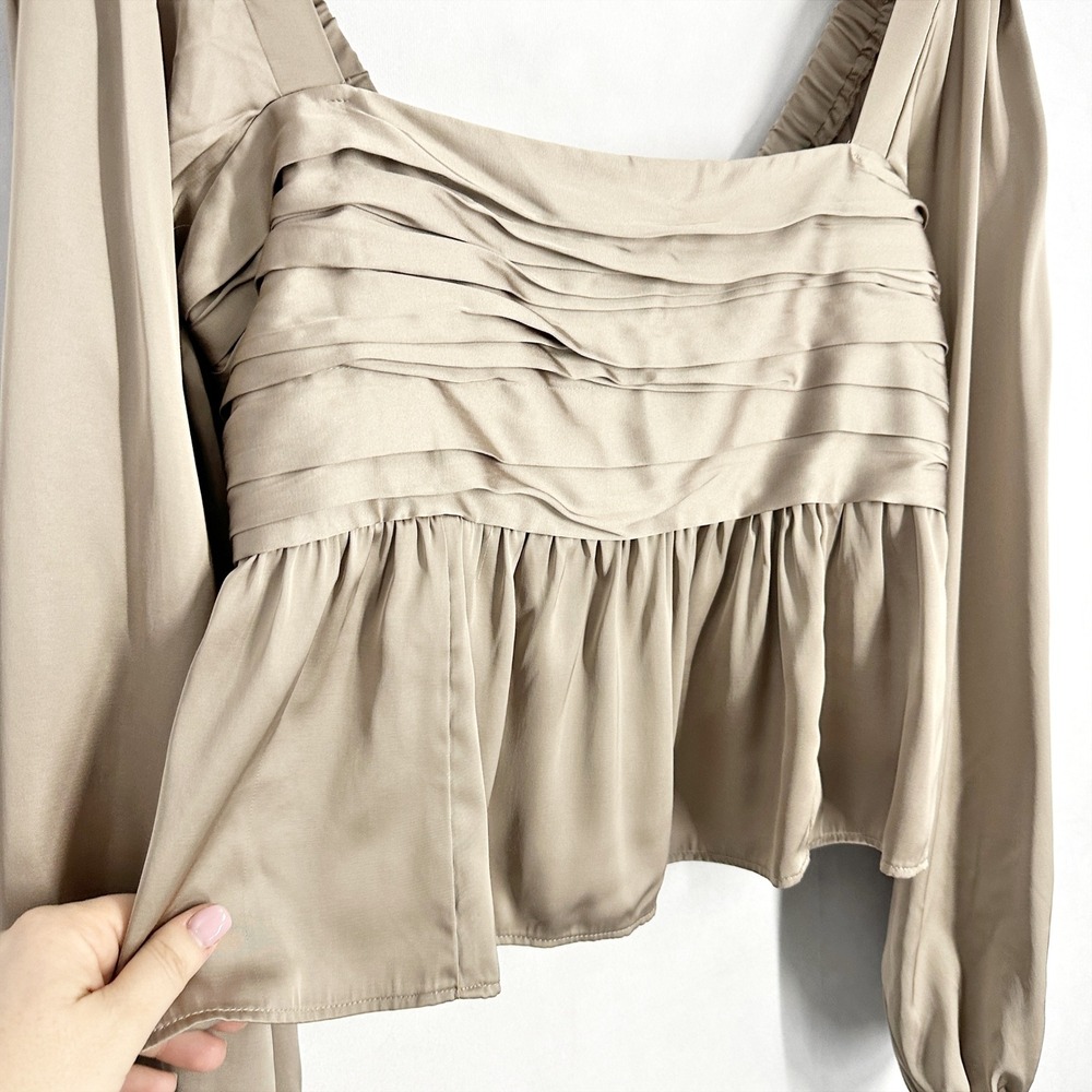 Abercrombie & Fitch Satin Taupe Smocked Peplum Crop Top Womens Size Large Chic - Picture 4 of 10